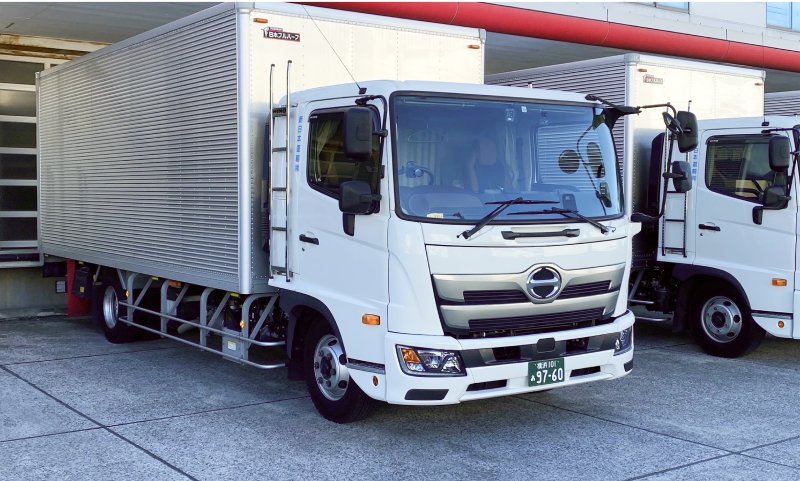  4トンパワーゲート車（主な仕事：商品輸送・什器輸送）